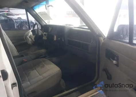 1996 Jeep Cherokee Se из США, поврежденный, VIN 1J4FJ28S8TL105522